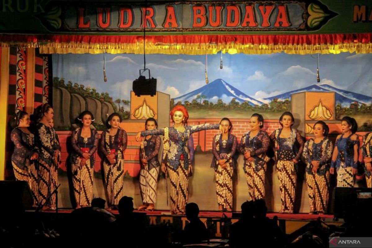 Kesenian Ludruk Kesenian Ludruk