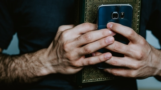 Teknologi dan Umat Islam Teknologi dan Umat Islam