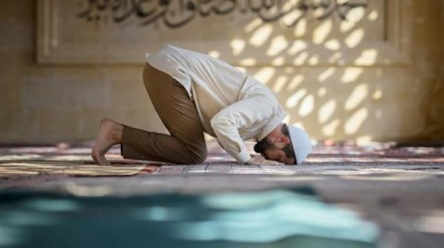 Shalat Dhuha Melapangkan Rezeki