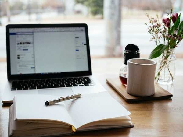 Semiotika Teknologi Pembelajaran Online