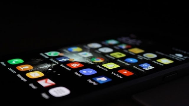 Apakah Media Sosial Berbahaya