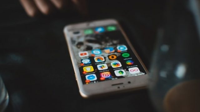 Media Sosial Kurang Bermanfaat