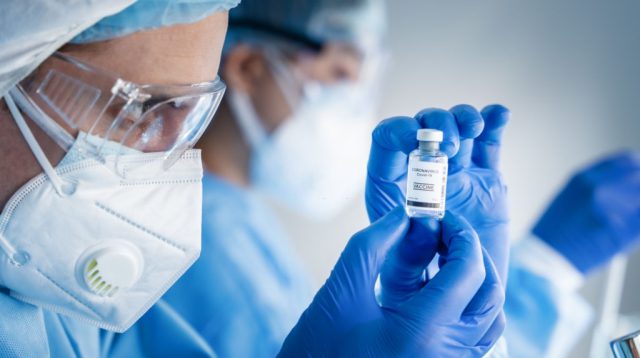 Penelitian Vaksin di Laboratorium