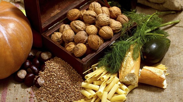 Buah pinang meningkatkan perekonomian