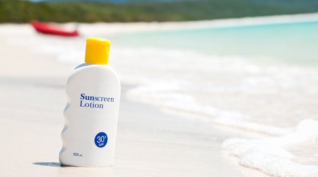 Pentingnya Sunscreen Luar Ruangan