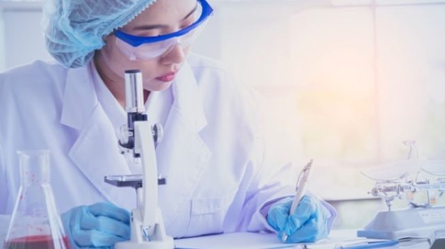 Dokter dan Analis Kesehatan
