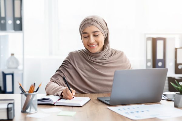 Remaja muslim belajar inggris Remaja muslim belajar inggris
