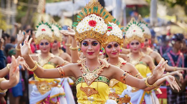 Adat istiadat kebudayaan nasional