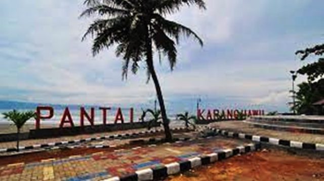 Karang Hawu Pantai Pelarian