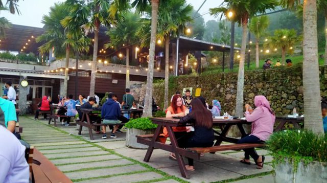 Hangout Lereng Gunung Ungaran