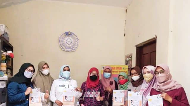 Foto bersama peserta pelatihan pembukuan UMKM
