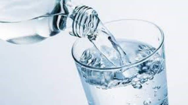 pola minum air putih