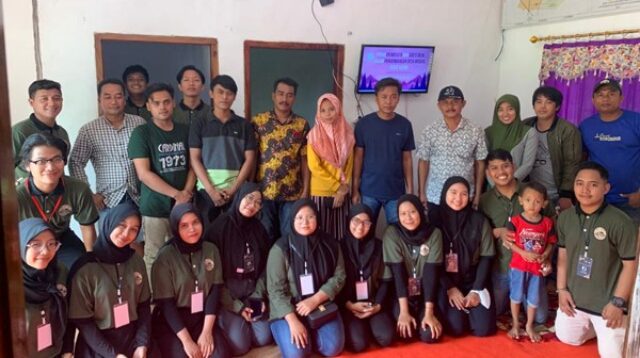 Mahasiswa UTM Lakukan Penyuluhan Pengembangan Desa Wisata Bukit Anjhir Di Desa Kemoning