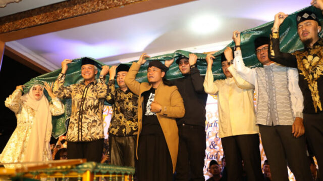 Kepemimpinan Pesantren - Pondok Pesantren Ora Aji