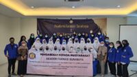 Siswa SMK Farmasi Surabaya