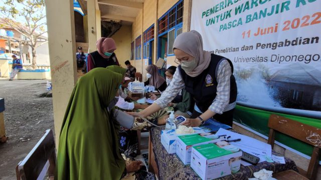 LPPM Undip Fasilitasi Pengobatan dan Khitan Gratis
