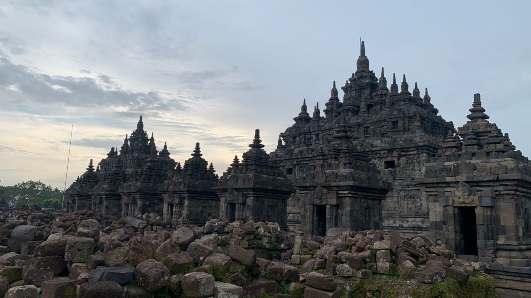 candi Plaosan Lor dari sissi sebelah timur