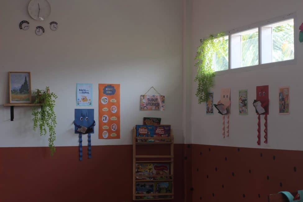 Kondisi ruangan setelah ada Sudut Literasi Kelas