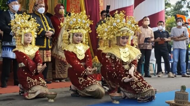 Tradisi Sekapur Sirih