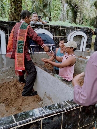 Upacara Mangongkal Holi 1 Upacara Mangongkal Holi 1