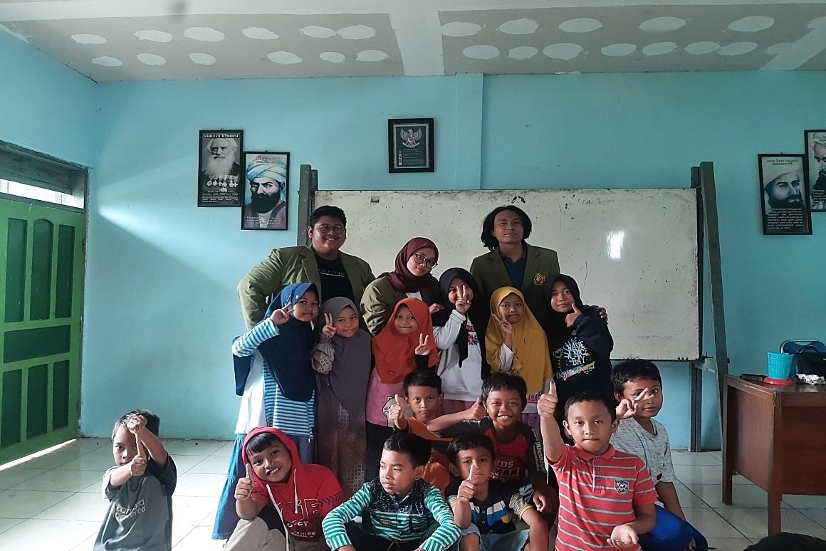 Penambahan Jam Belajar oleh Mahasiswa KKN di MI Nurul Jadid, Kabupaten Gresik