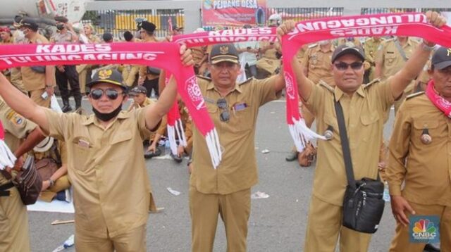 Pro Kontra Kepala Desa