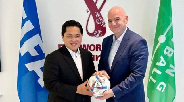 (Erick Thohir Bersama Presiden FIFA Giovanni Infantio)