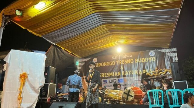 Talenan Kayu Raksasa
