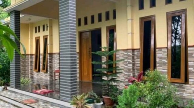 Rumah di tepi Hutan