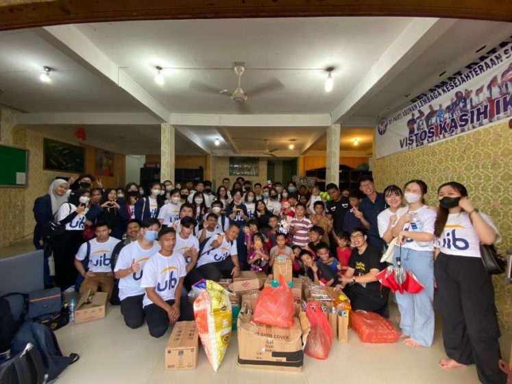 Kunjungan Panti Asuhan oleh Mahasiswa Universitas Internasional Batam ...