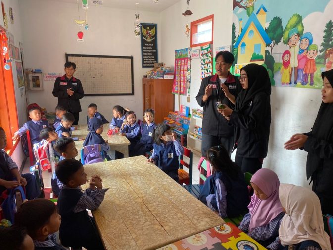 Edukasi Menabung pada Usia Kanak-Kanak oleh PMM UMM Pengabdian Masyarakat