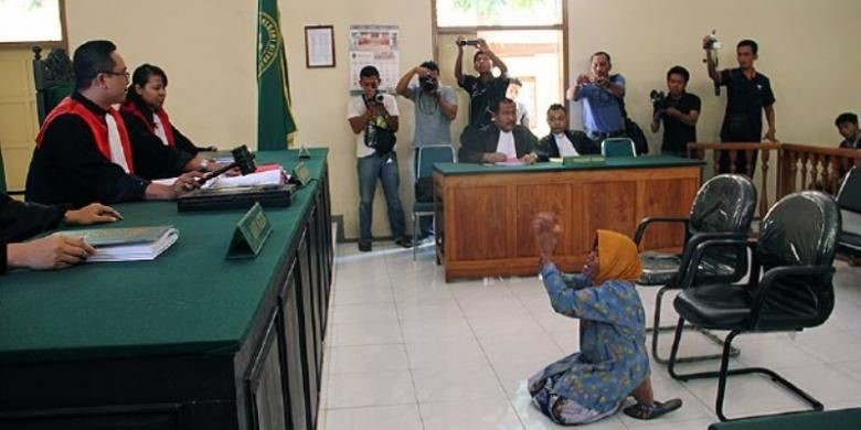 Kasus Nenek Asyani