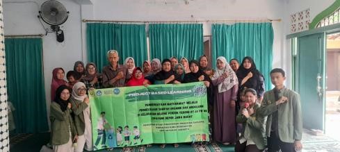 Pemberdayaan Masyarakat melalui Pengelolaan Sampah Organik dan Anorganik.