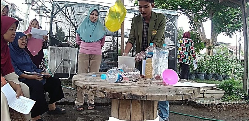 Mengubah Nasi Basi Menjadi Mikro Organisme Lokal dan Pupuk Organik Cair