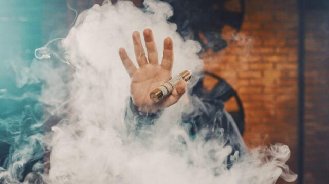 Opini Waspada Paru-Paru Vape: Akibat Tren Rokok Elektrik