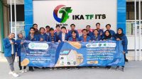 Tim KKN Teknik Fisika ITS Terangi Desa Blarang dengan PLTS