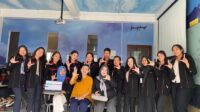 Mahasiswa PGSD Kelas 2A35 bersama Ibu Dosen Rupina Tarigan