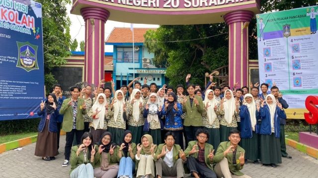 Mahasiswa KKN Mengadakan Sosialisasi Pengetahuan tentang Basis Data dan Visualisasi kepada Siswa SMAN 20 Surabaya