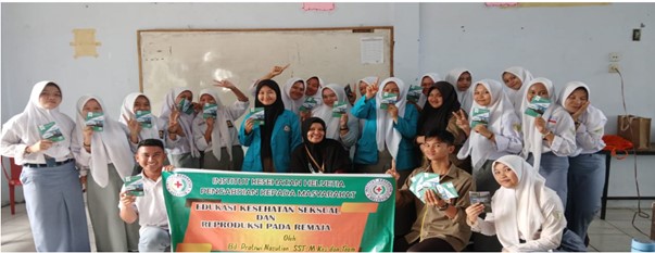 Edukasi Kesehatan Seksual dan Reproduksi pada Remaja di SMKS Al Washliyah Hamparan Perak