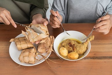 Tradisi Ketupat sebagai Simbol Persatuan dan Keberagaman dalam Momen Hari Raya Idul Fitri 1445 H
