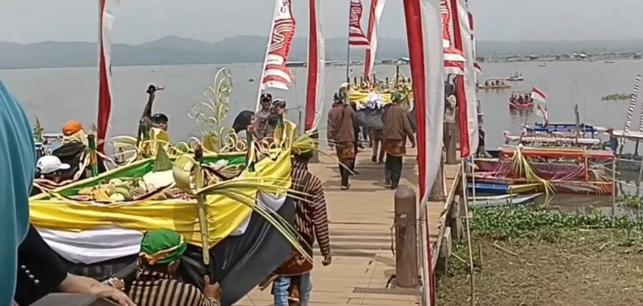 Budaya Larungan Rawa Pending