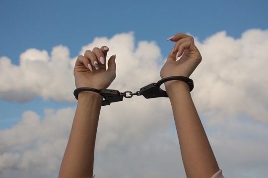 Selebgram Chandrika Chika Jadi Tersangka Kasus Narkoba dan Terancam 4 Tahun Penjara