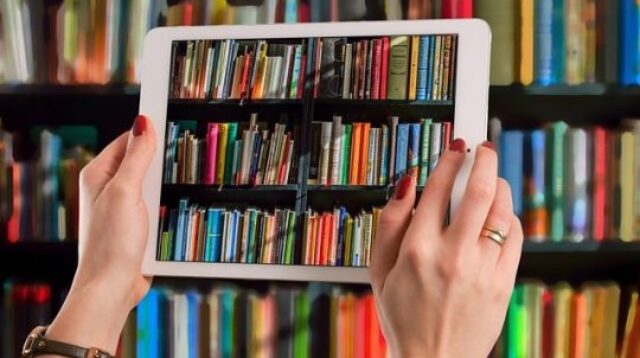 Memperkuat Fondasi Komunikasi Apoteker melalui Inovasi Pembelajaran Bahasa Indonesia Berbasis IT