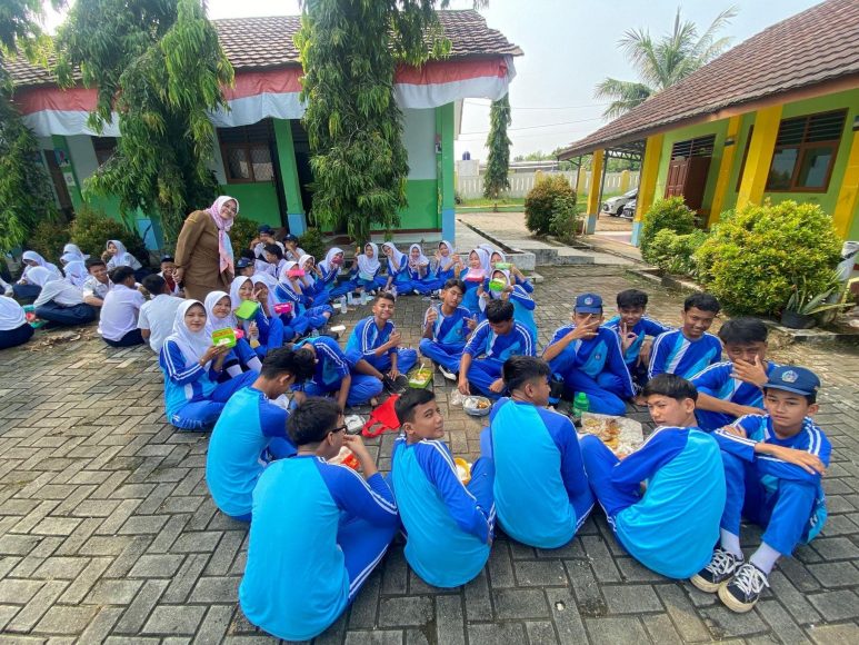 Gerakan Bekal Sehat Di SMPN 24 Kota Serang