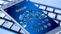Pengaruh Handphone bagi Remaja dalam Kehidupan Sehari – Hari