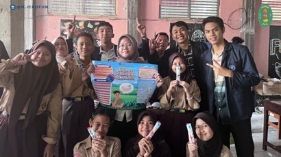 Mikrofun Expo: Menyapa Keajaiban Mikrobiologi bersama Mahasiswa Teknik dan Manajemen Lingkungan A1 di SMP Negeri 3 Bogor
