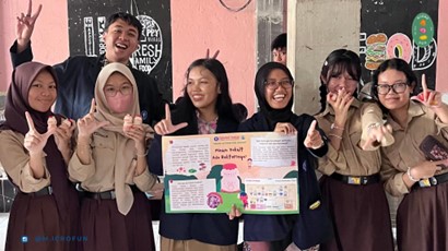 Mikrofun Expo: Menyapa Keajaiban Mikrobiologi bersama Mahasiswa Teknik dan Manajemen Lingkungan A1 di SMP Negeri 3 Bogor