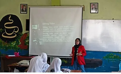 Penerapan Strategi Pemasaran Penjualan Siswa SMPN 41 Surabaya dengan Produk Sirup Jahe melalui Pelatihan Editing 1