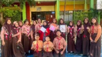 Penerapan Strategi Pemasaran Penjualan Siswa SMPN 41 Surabaya dengan Produk Sirup Jahe melalui Pelatihan Editing
