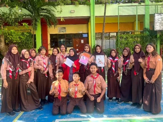Penerapan Strategi Pemasaran Penjualan Siswa SMPN 41 Surabaya dengan Produk Sirup Jahe melalui Pelatihan Editing